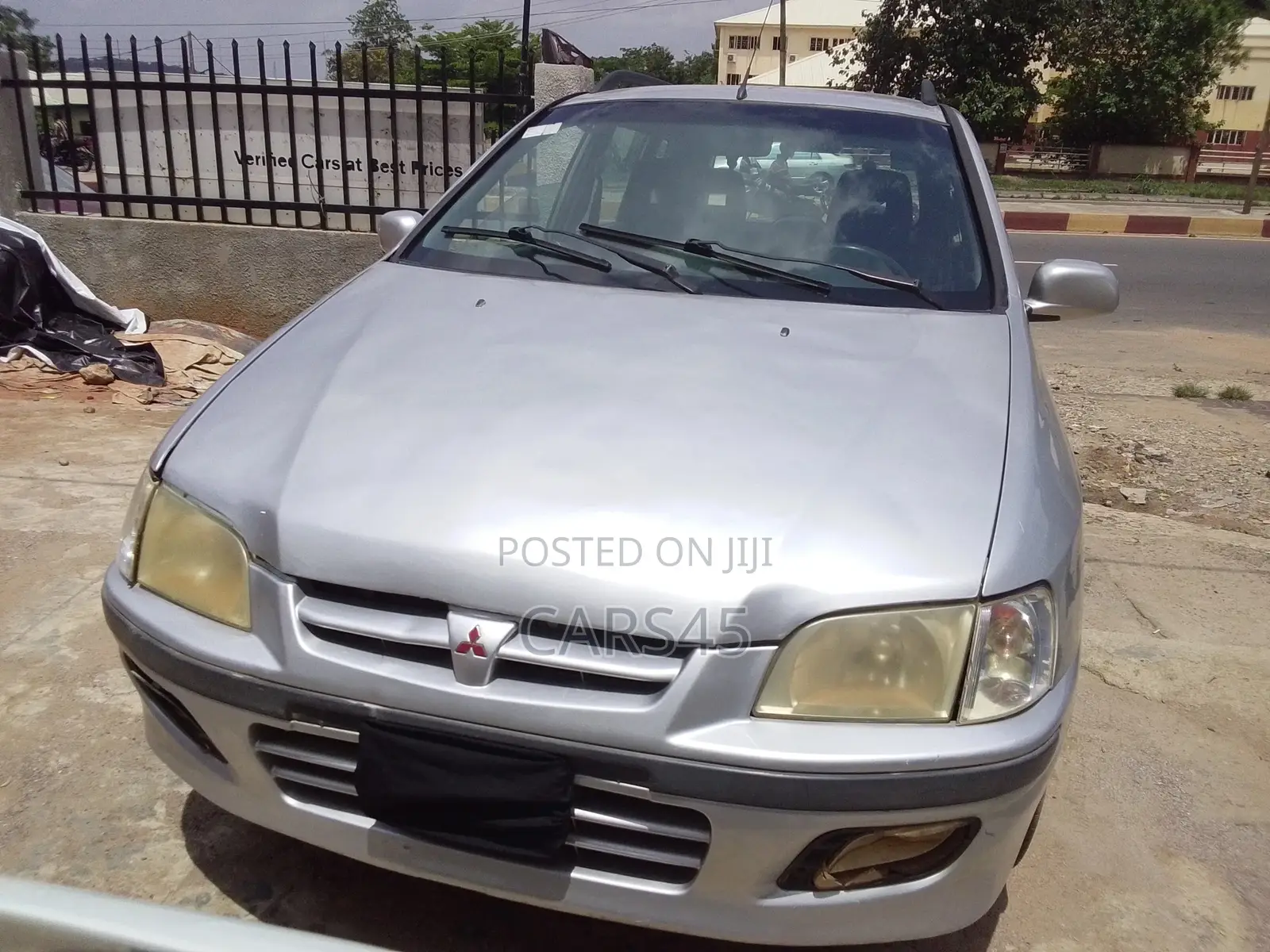Mitsubishi Spacestar 2000 Silver