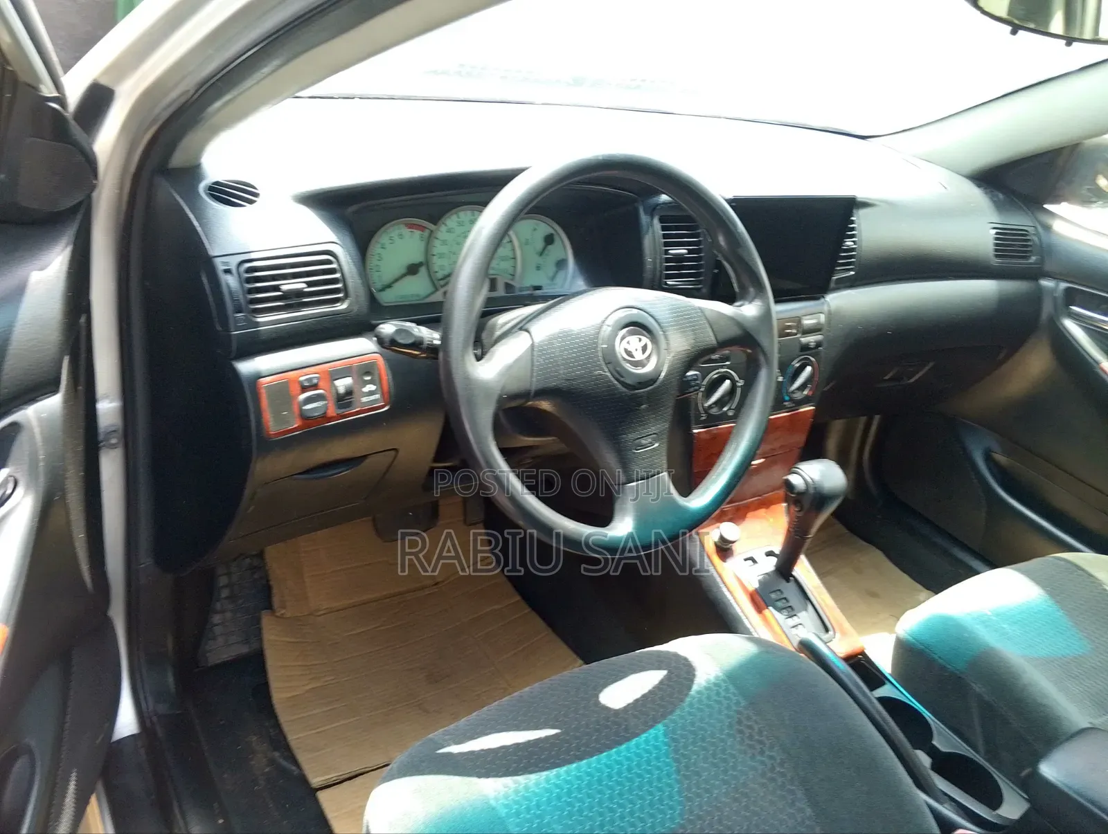 Toyota Corolla LE 2005 Silver
