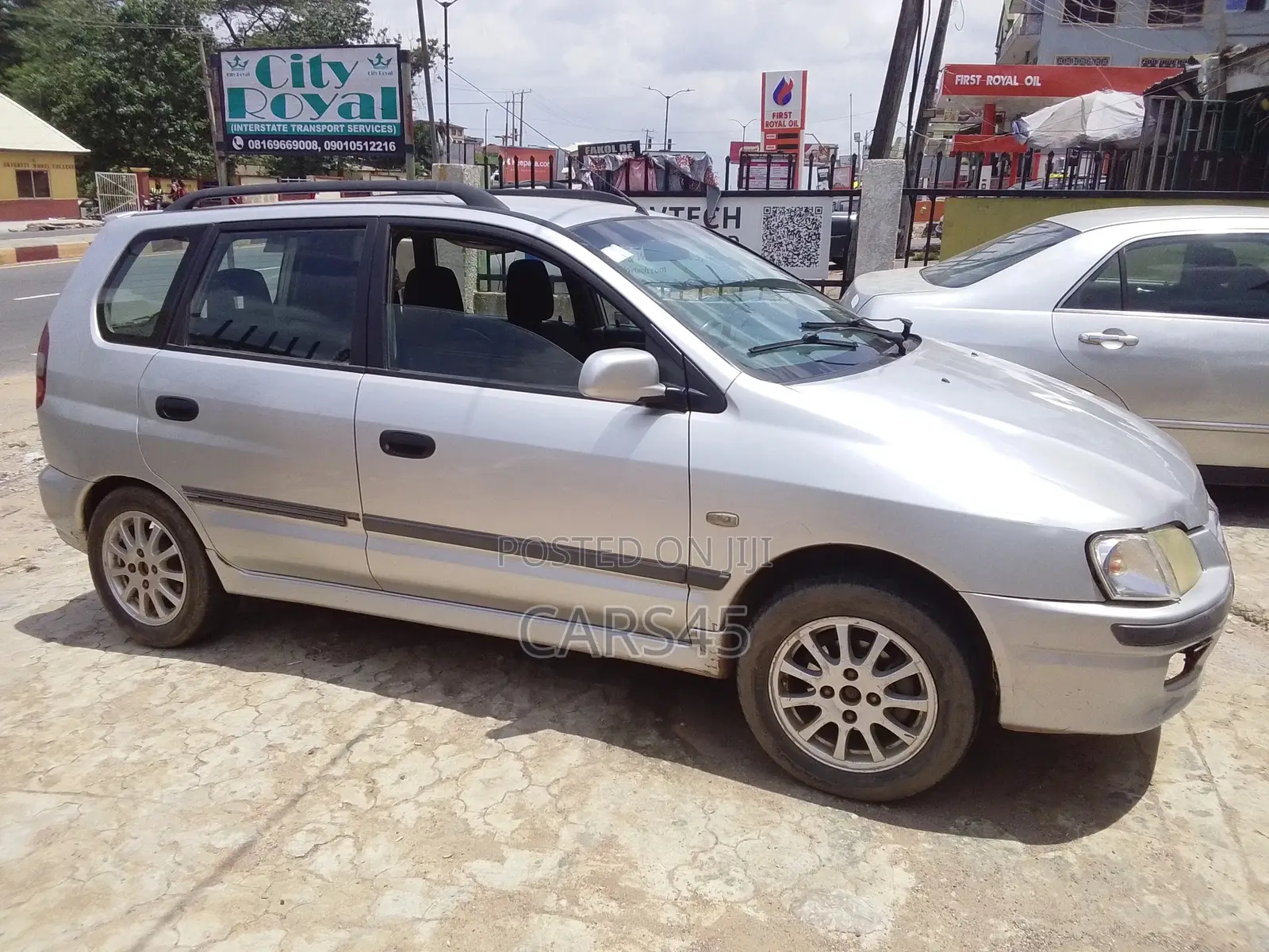 Mitsubishi Spacestar 2000 Silver
