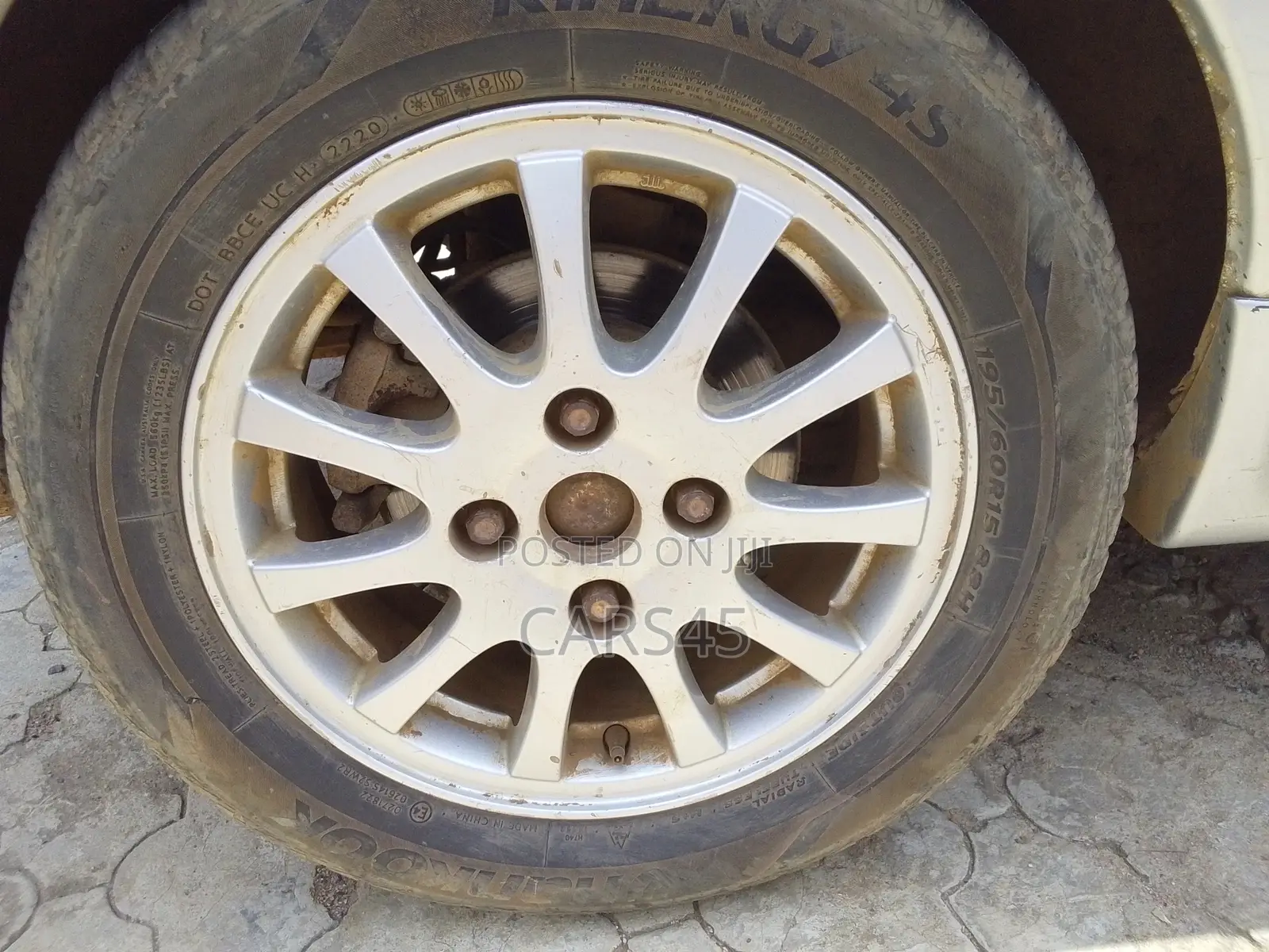 Mitsubishi Spacestar 2000 Silver