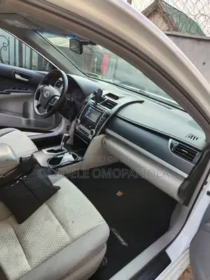 Toyota Camry LE 4dr Sedan (2.5L 4cyl 6A) 2013 White