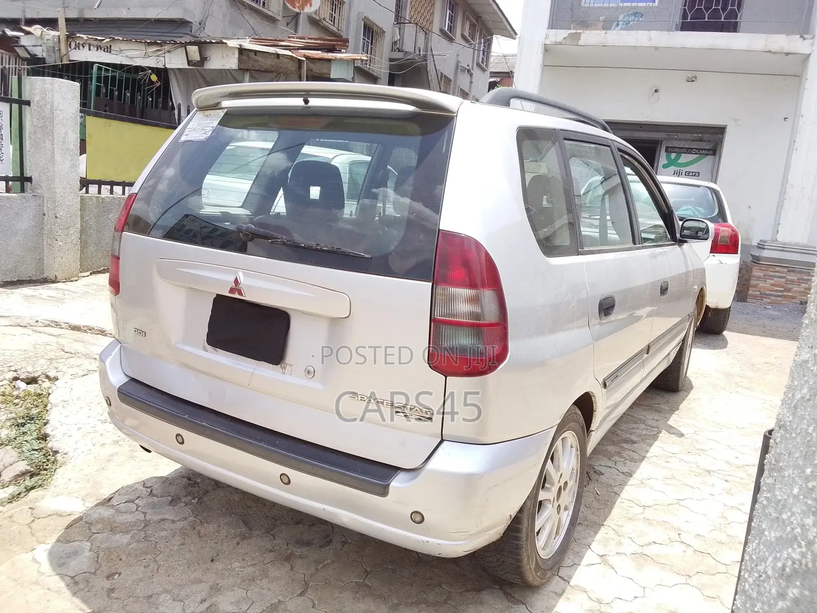 Mitsubishi Spacestar 2000 Silver