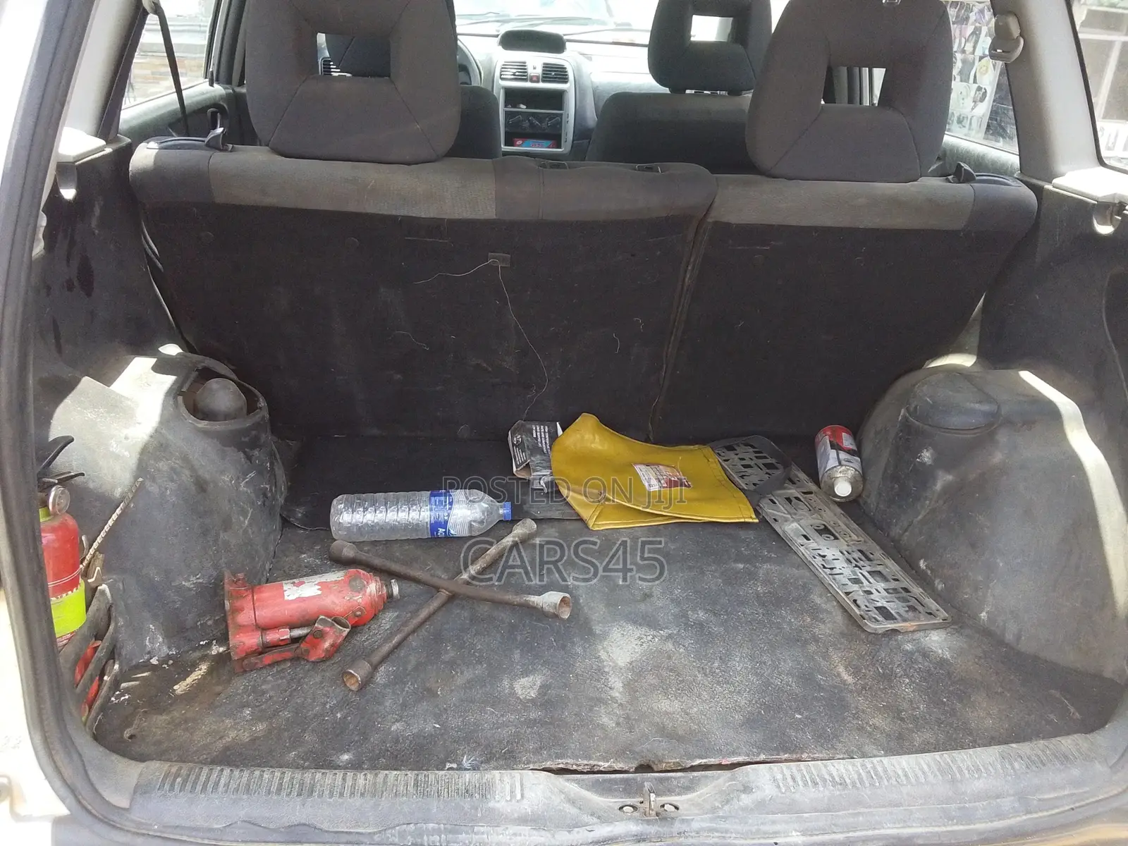 Mitsubishi Spacestar 2000 Silver