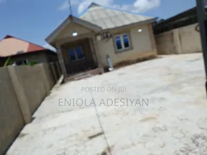 1bdrm Block of Flats in Alabama Estate, Igbogbo for rent