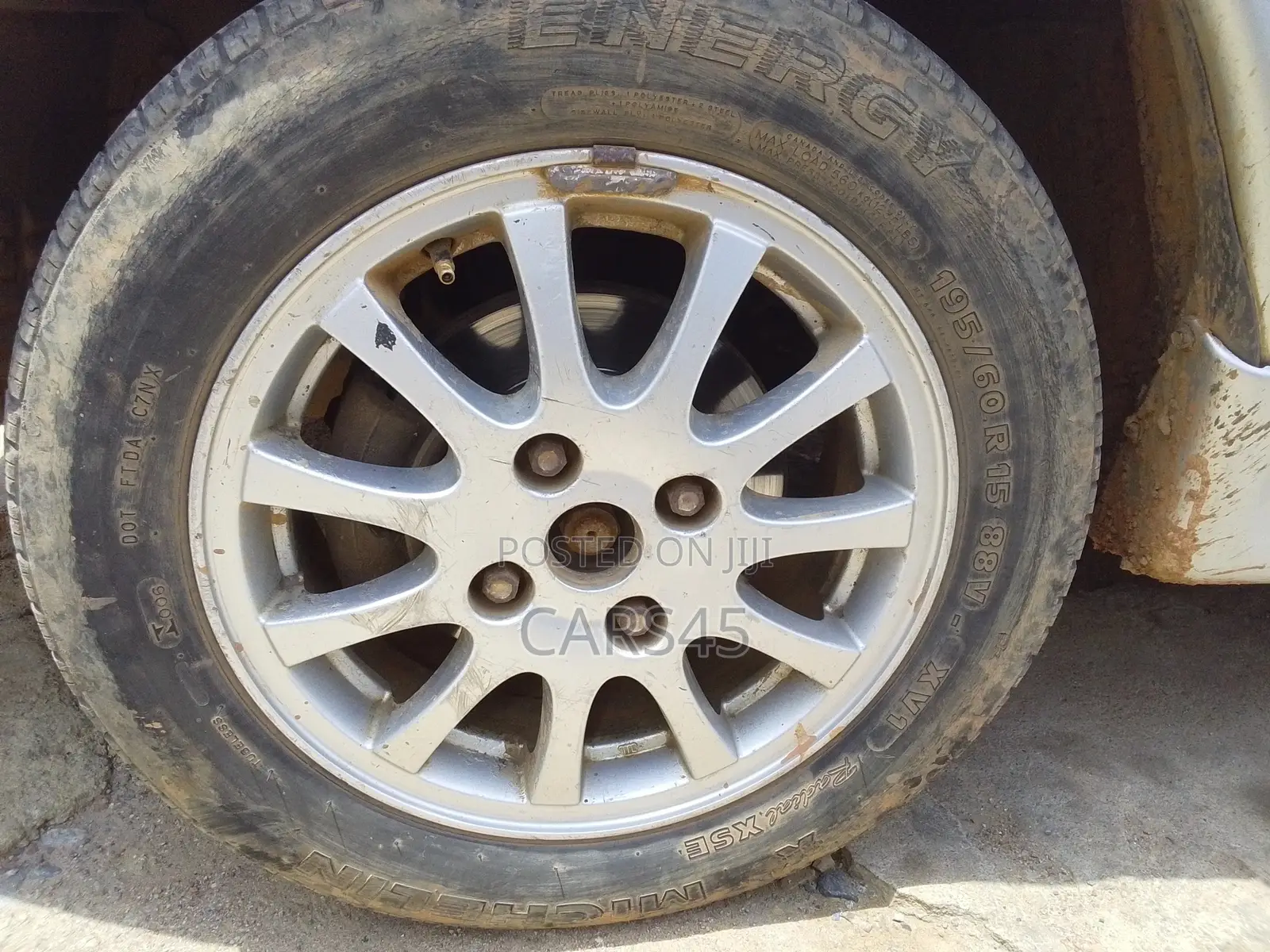Mitsubishi Spacestar 2000 Silver