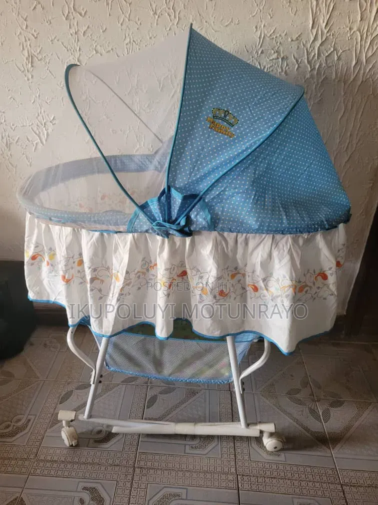 Fashionable Baby Cot