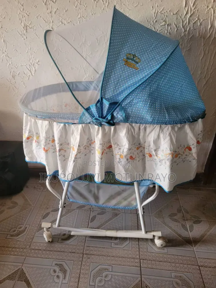Fashionable Baby Cot