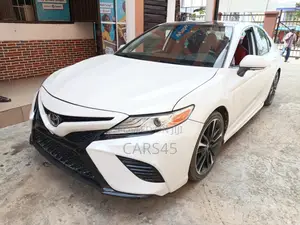 Toyota Camry 2019 White