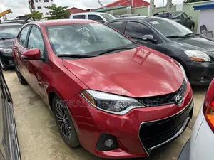 Toyota Corolla S 4dr Sedan (1.8L 4cyl CVT) 2016 Red