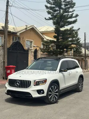 Mercedes-Benz GLB-Class GLB 250 4MATIC 2022 White