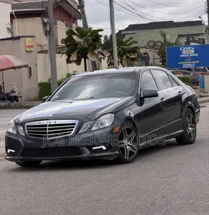 Mercedes-Benz E350 Base 4Matic Sedan AWD (3.5L 6cyl 7A) 2010 Gray