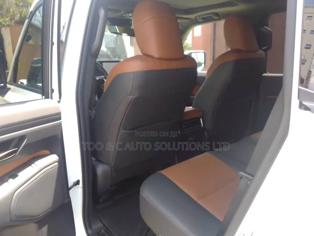 Lexus GX 2025 White