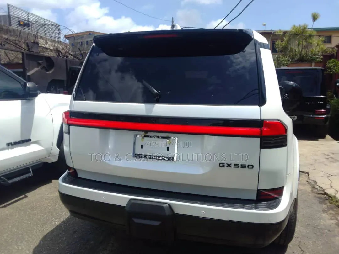 Lexus GX 2025 White