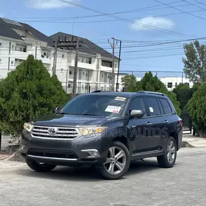 Toyota Highlander Limited 3.5l 4WD 2013 Gray