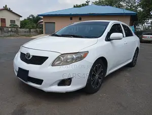 Toyota Corolla 2010 White