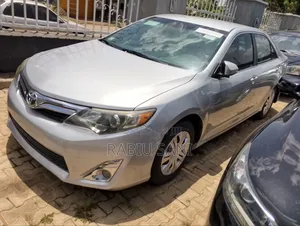Toyota Camry LE 4dr Sedan (2.5L 4cyl 6A) 2013 Silver
