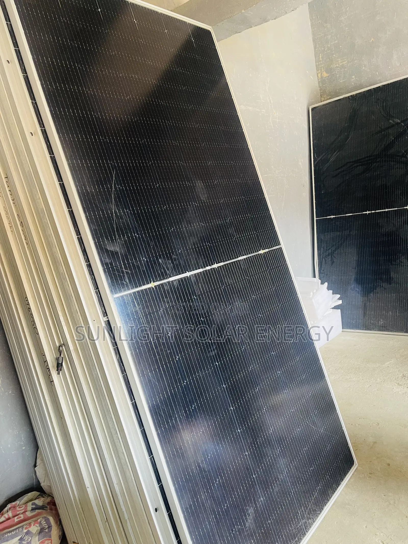 650watts 156cell Original Jinko Solar Panel