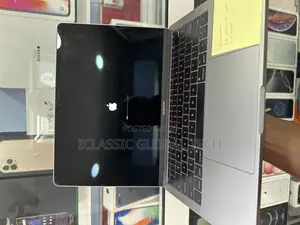 Laptop Apple MacBook Pro 2017 8GB Intel Core i5 SSD 512GB