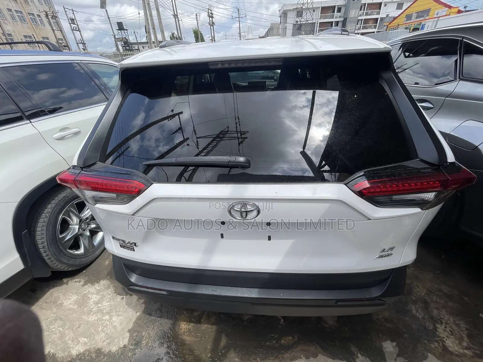 Toyota RAV4 2021 White