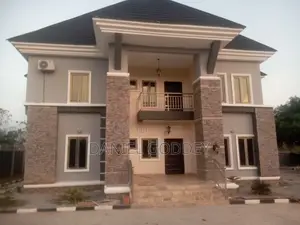 Painter Decoration Service