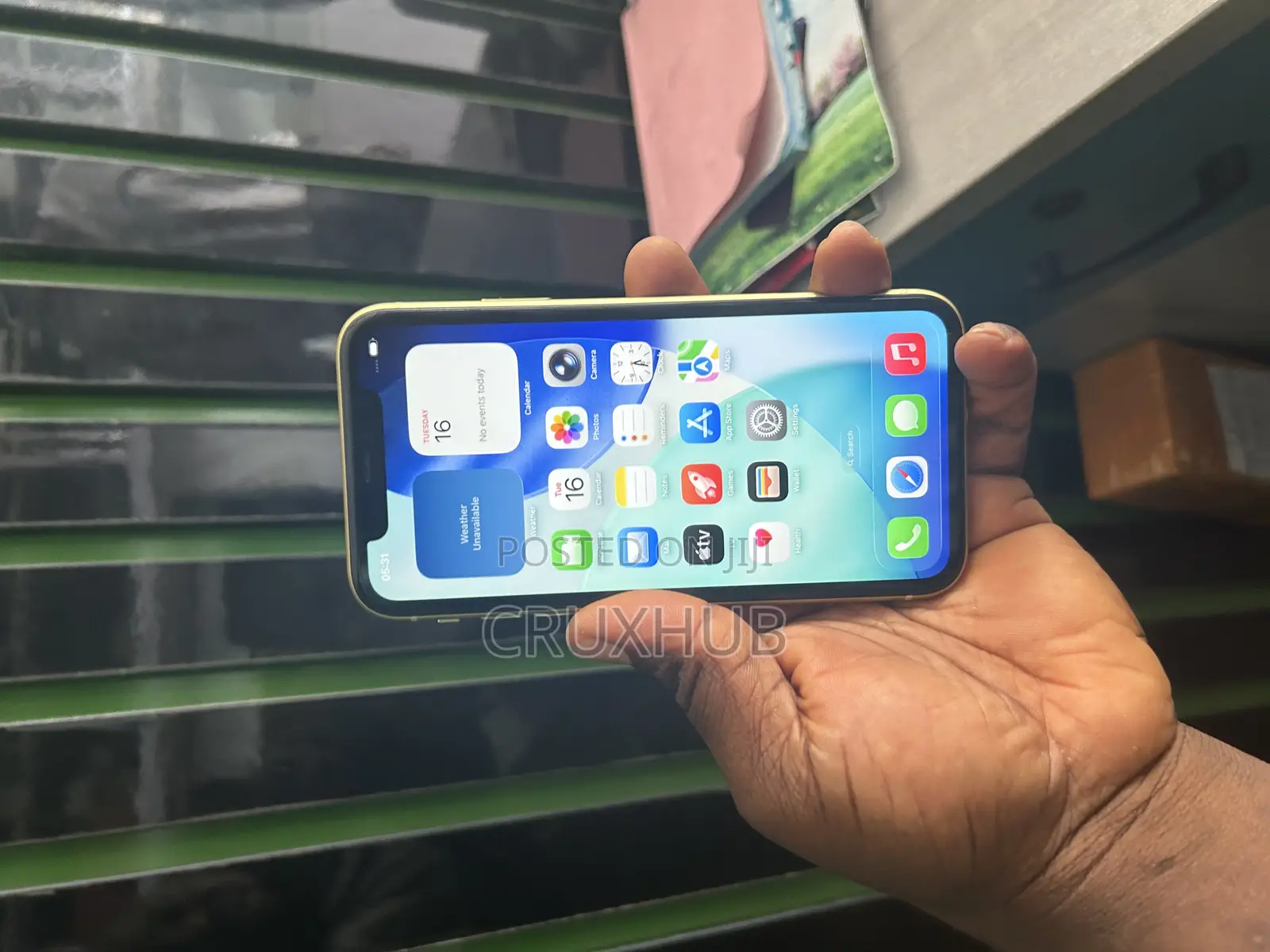 Apple iPhone 11 64 GB Yellow