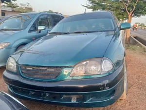 Toyota Avensis 1.6 VVT-i 2000 Green