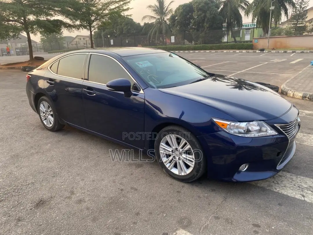 Lexus ES 2014 Blue
