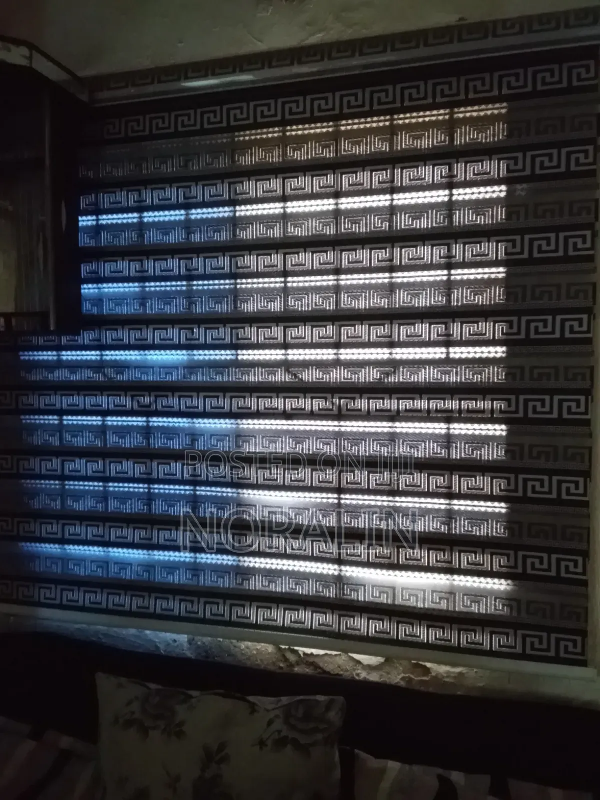 2 Windows Blinds for Sale.