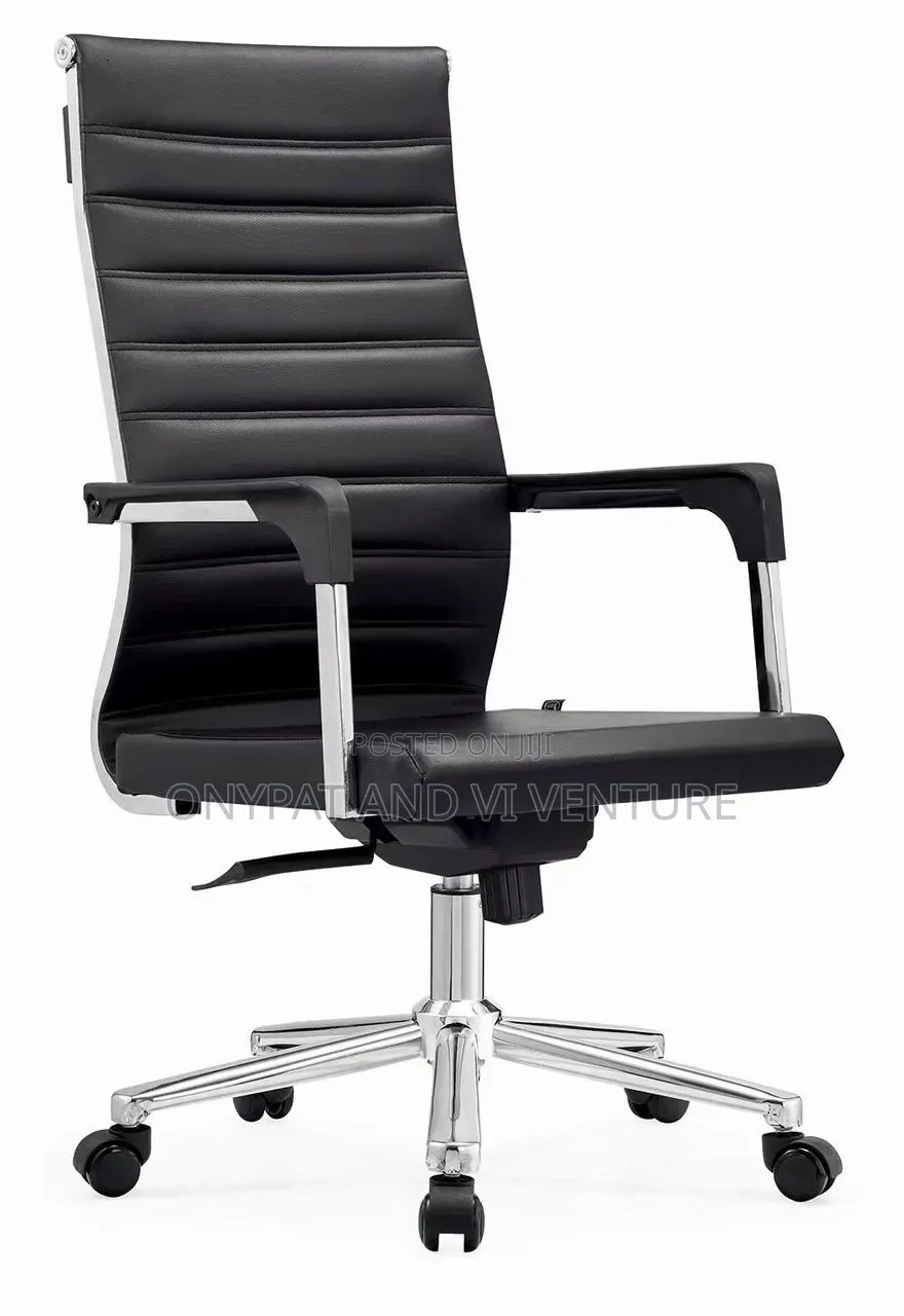 Classic Middle Manager Office Swivel Chair