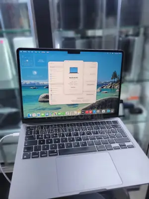 Laptop Apple MacBook Air 2022 M2 16GB Apple M2 SSD 512GB