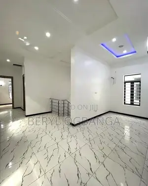 5bdrm Duplex in Lekki Phase 2 for rent