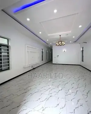 5bdrm Duplex in Lekki Phase 2 for rent