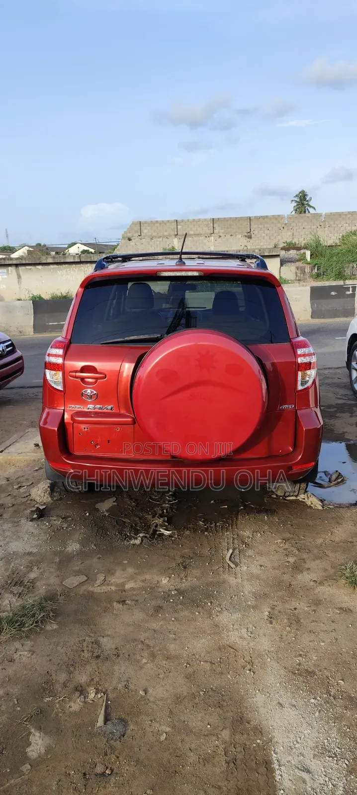 Toyota RAV4 2010 Red