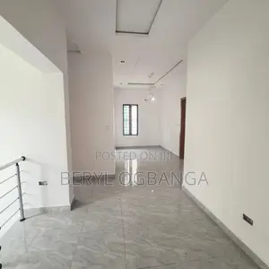 5bdrm Duplex in Ikota for rent