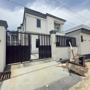 5bdrm Duplex in Ikota for rent