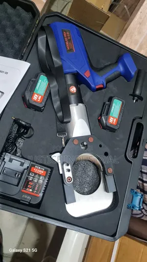 Cordless Rechargeable Cable Cutting Machine
