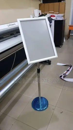 Foyer Stand/Snap Frame Stand