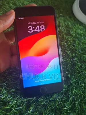 Apple iPhone SE (2020) 64 GB Black