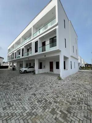 4bdrm Duplex in Lekki Phase 2 for sale