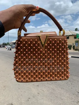 Beaded v-Bag
