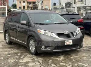 Toyota Sienna 2013 Gray