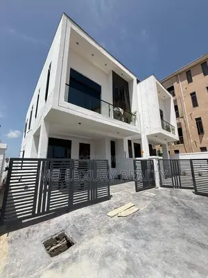 4bdrm Duplex in Ikota for sale