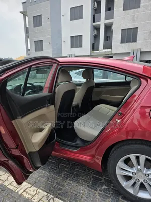 Hyundai Elantra 2018 Red