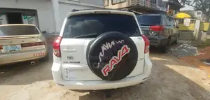 Toyota RAV4 2008 White