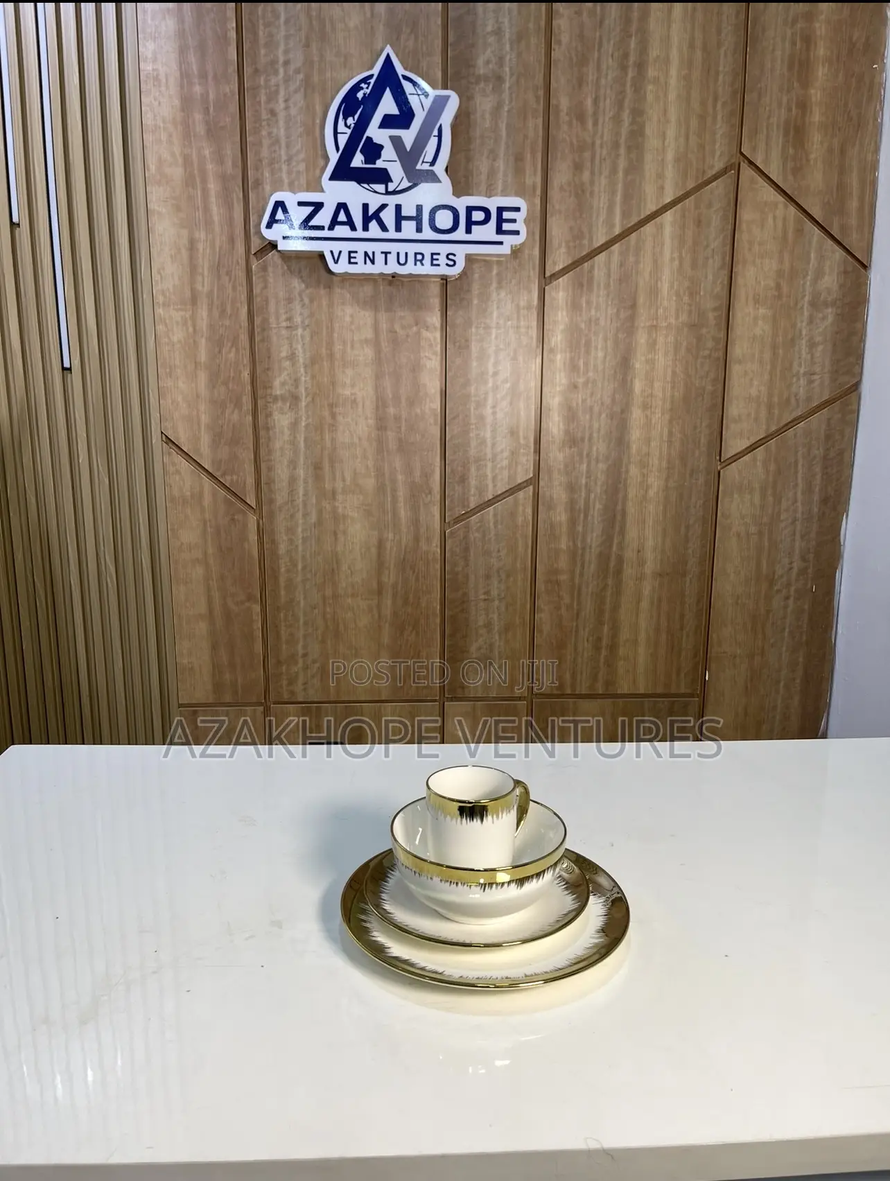 4 in 1 White and Gold Plate