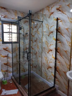 Elegant Tempered Glass Shower Cubicle