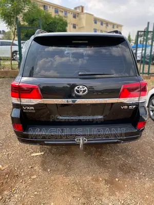 Toyota Land Cruiser 5.7 V8 VXR 2018 Black