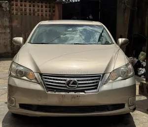 Lexus ES 350 2011 Gold