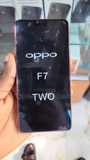 Oppo F7 128 GB Red