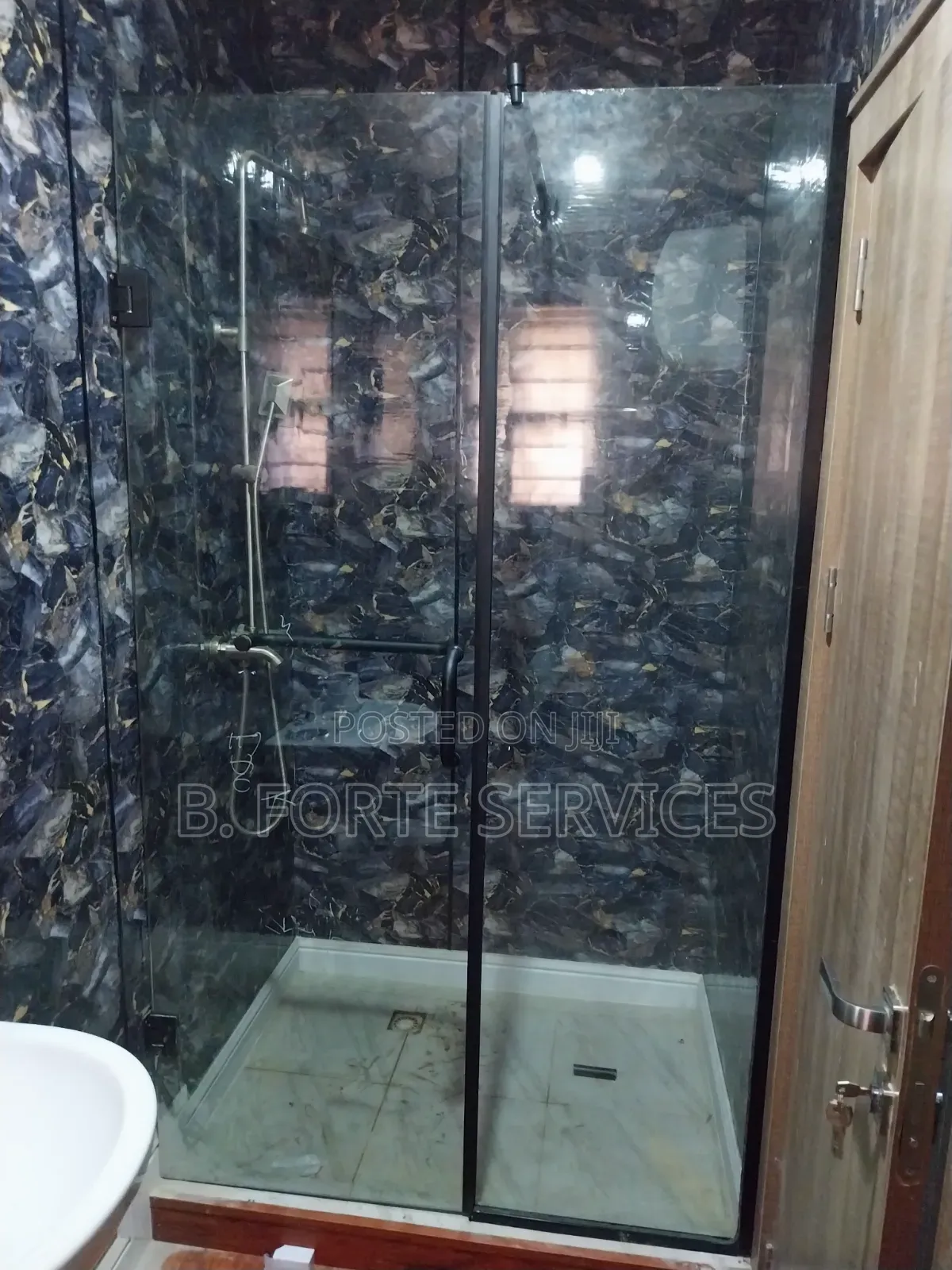 10mm Swing Door Shower Cubicle